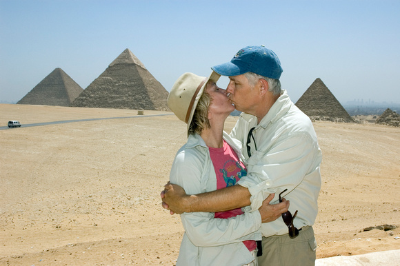 The romance of the pyramids strikes!